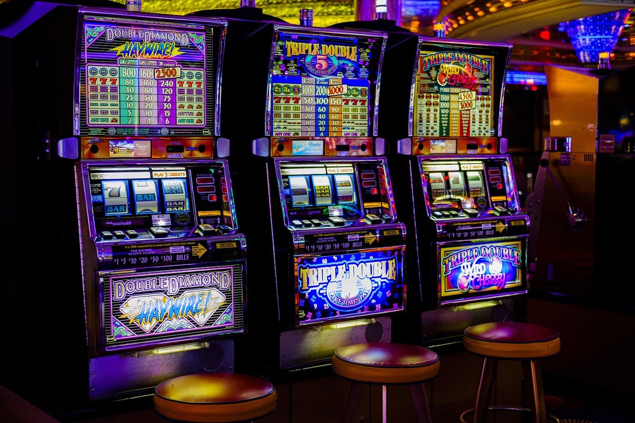 Kasino EGA288 – tampilan game show live casino Crazy Time dan Monopoly Live di platform desktop